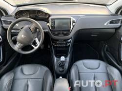 Peugeot 208 Allure 1.6 HDI c/GPS e estofos de pele