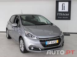 Peugeot 208 1.2 SIGNATURE